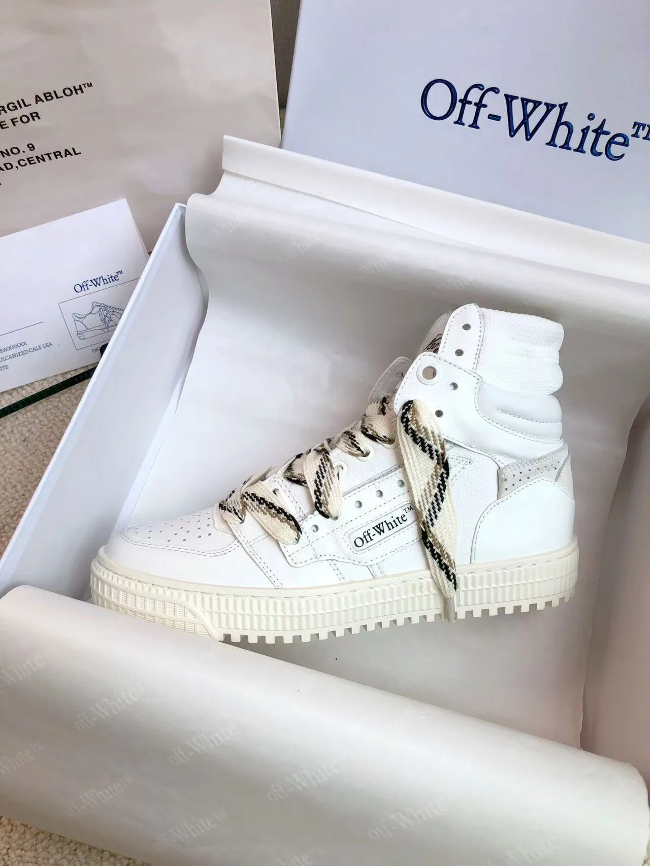 Men's men's shoes P660! 🌈🌈OFF WHITE🌈🌈 ⚡️Couple model⚡️🍓New color🍓 👉Ex-factory price: 130-45 The latest spring model of Gaobang street casual Martin style masterpiece, released the highest quality version on the market 👊 Series original mold opening, original lasting, production technology 1:1 original ➰🔜The best choice for more and more celebrities and Internet celebrities🔸In the classics Changes in the code🔸Innovate in the trend🔸Strive to break away from the shackles of bad street design🔝Although he is not the originator of fashion design, he is definitely a shining dark horse in avant-garde design🐴🆙Do not follow the trend🔅Not universal beauty🔅 Fabric💯First-layer cowhide Lining💯Imported skin-friendly and environmentally friendly polyester mesh Foot pads💯Original molded high-elastic environmentally friendly molding pads Midsole💯Original lasting process Outsole💯Rubber outsole Packaging💯Official website synchronized full set of packaging (brand wrapping paper, brand certificate, brand cloth bag)